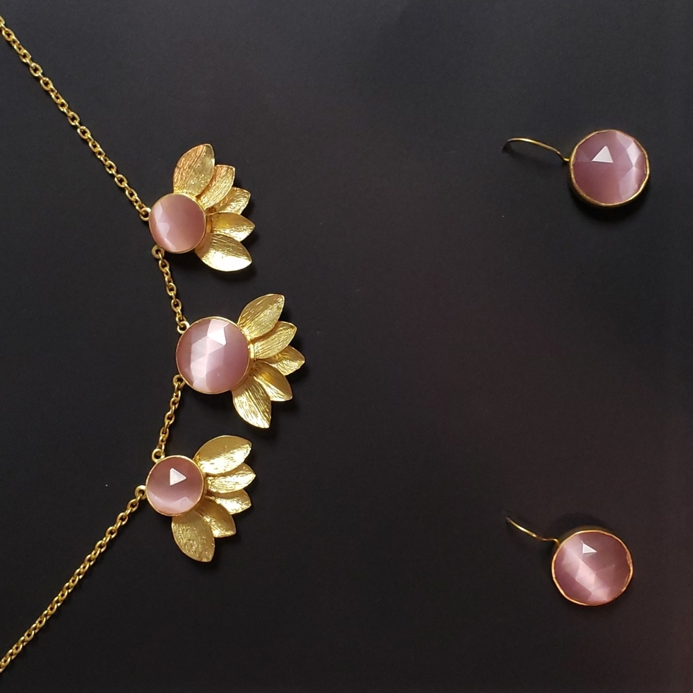 ELLE GEMZ | Petal Necklace & Drop Earrings | NEW